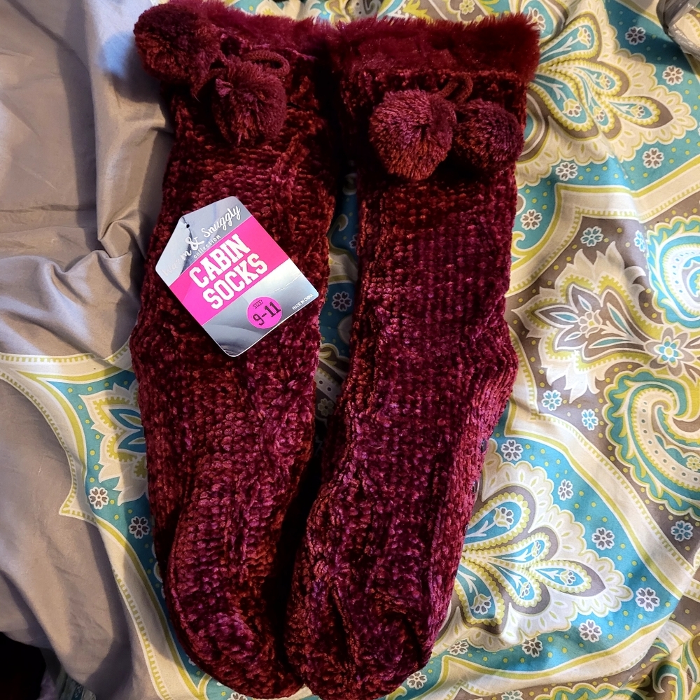 NWT Warm & Snuggly Cabin Socks